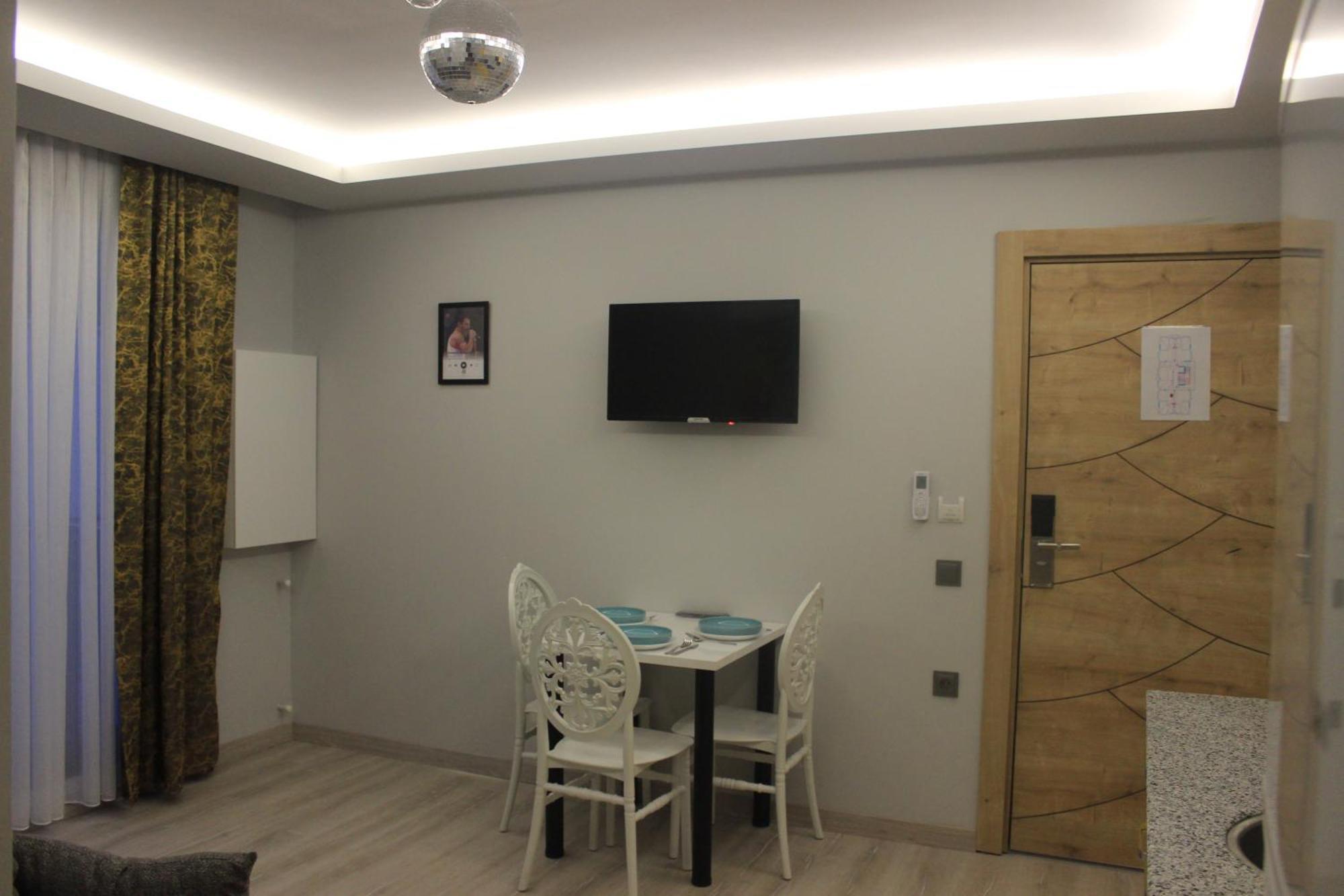 Retro Star Apart Otel