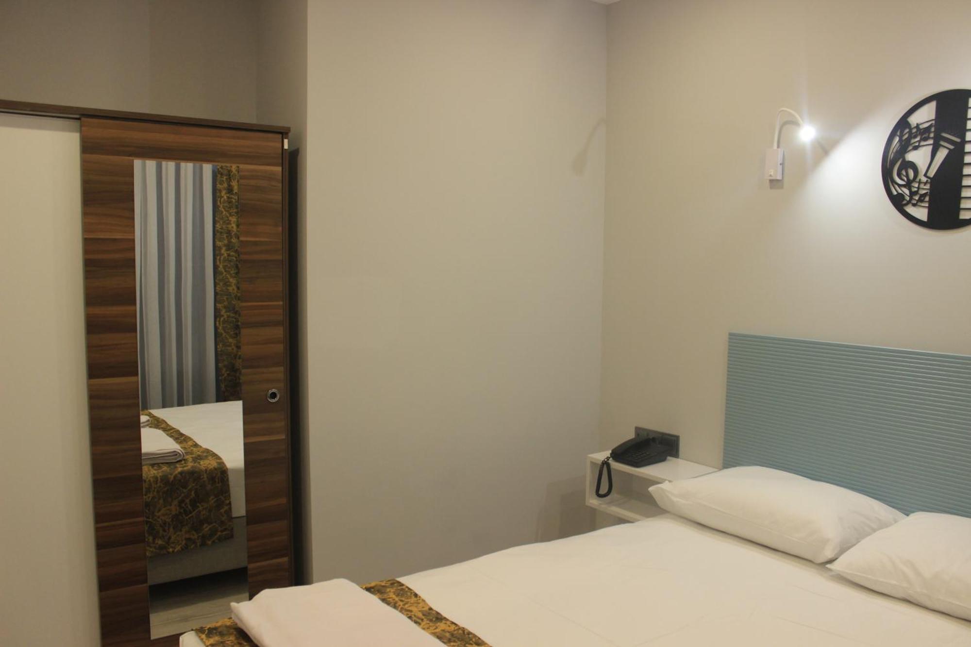Retro Star Apart Otel *