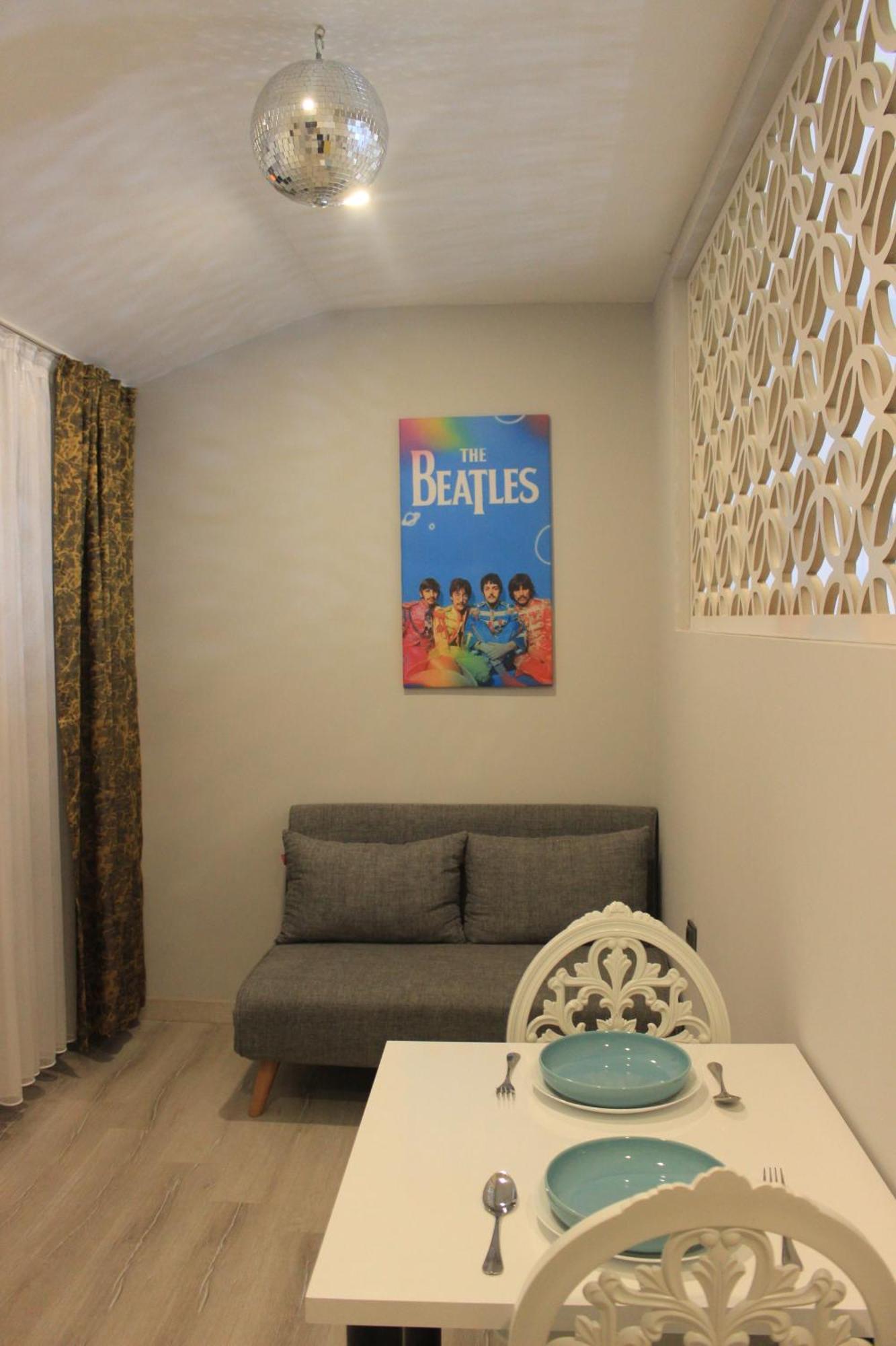 Retro Star Apart Otel